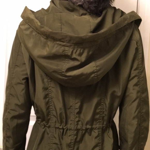 NWOT CB Green Outwear Trench Coat Hoodie. Size: M - Picture 7 of 8